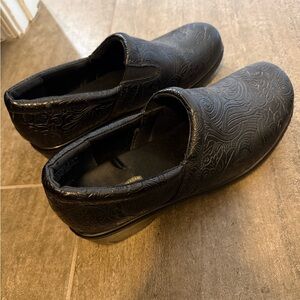 In perfect condition—I only used them a couple of times.